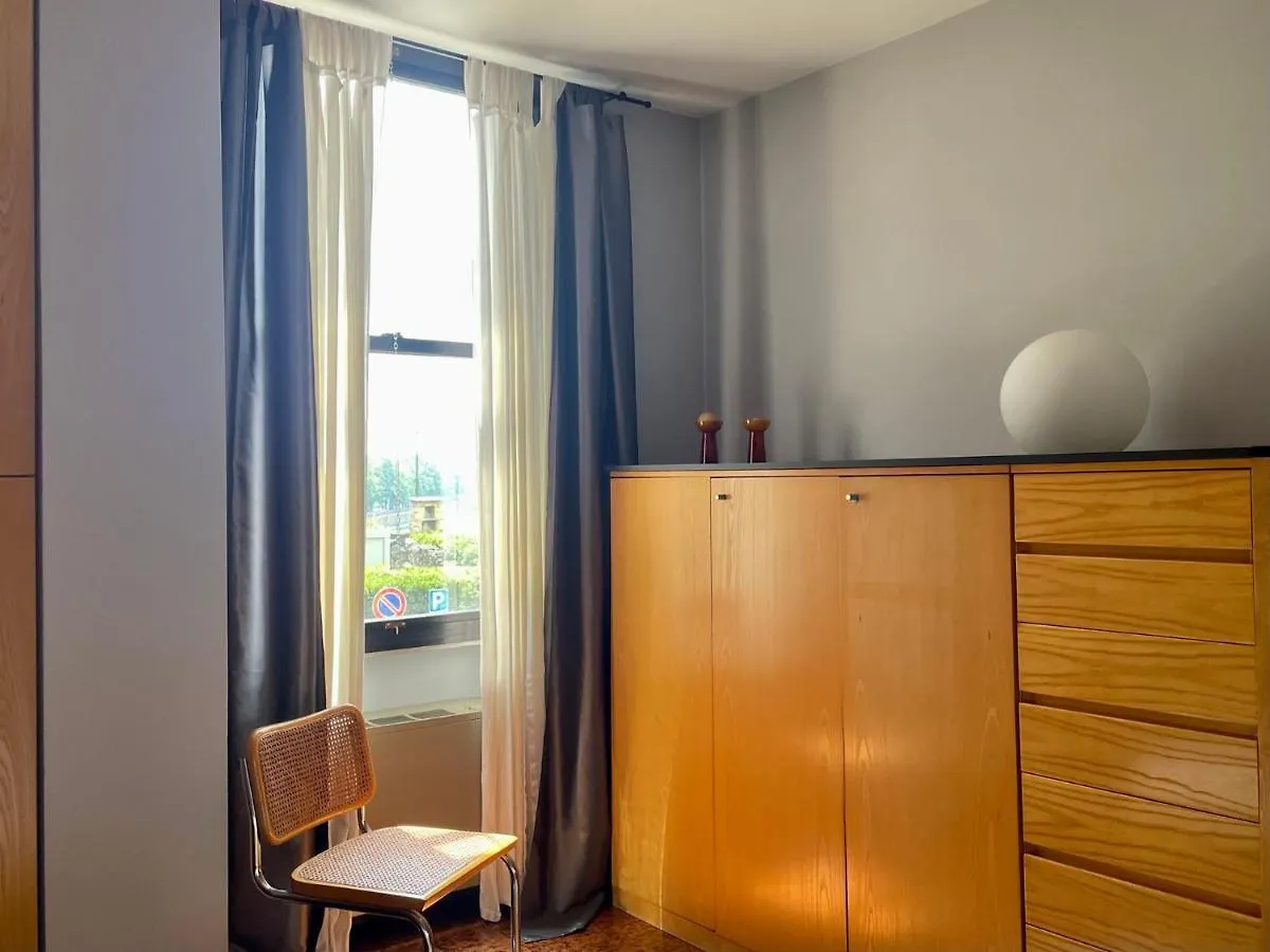 Verona Theater Apartment 0*,